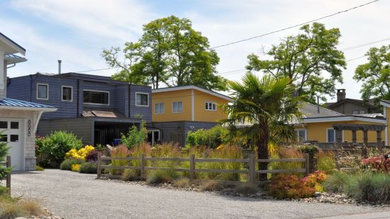 Oceanfront housing, Beach Grove, Tsawassen