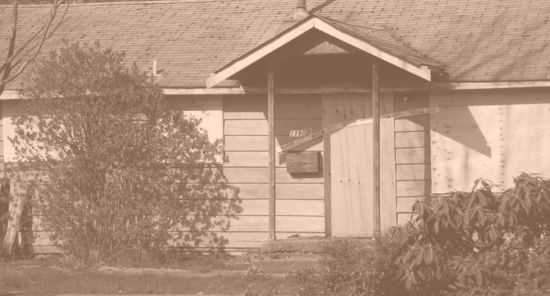 A condemned house in the Selkirk lands before its demolition in 2011