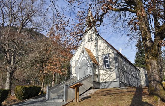 St. John the Divine Church (1863), Yale